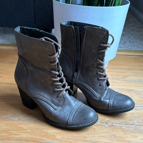 Lace-up gray/brown Boots - Picture 1 of 9